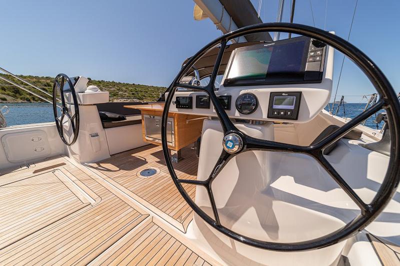 Book yachts online - sailboat - Dufour 56 Exclusive - Barmaley - fully equipped - rent