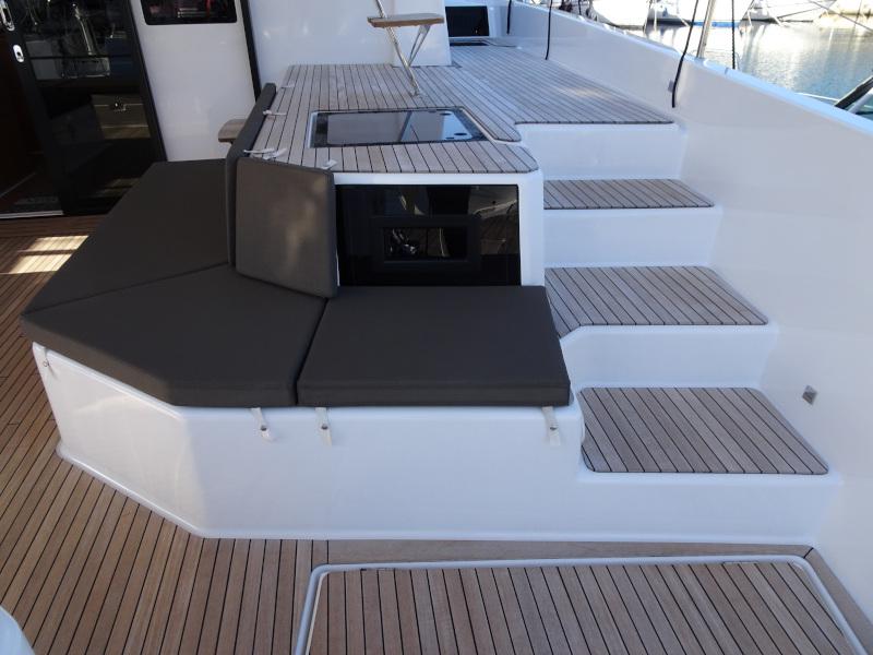 Book yachts online - catamaran - Dufour 48 Catamaran - LER - BLUE HULL, AC+GEN., UNDERWATER LIGHTS - rent