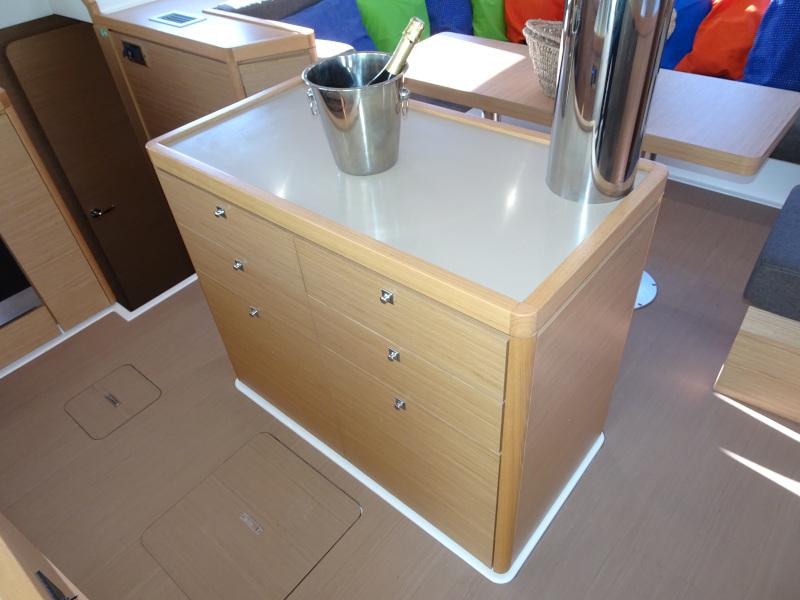 Book yachts online - catamaran - Dufour 48 Catamaran - LER - BLUE HULL, AC+GEN., UNDERWATER LIGHTS - rent