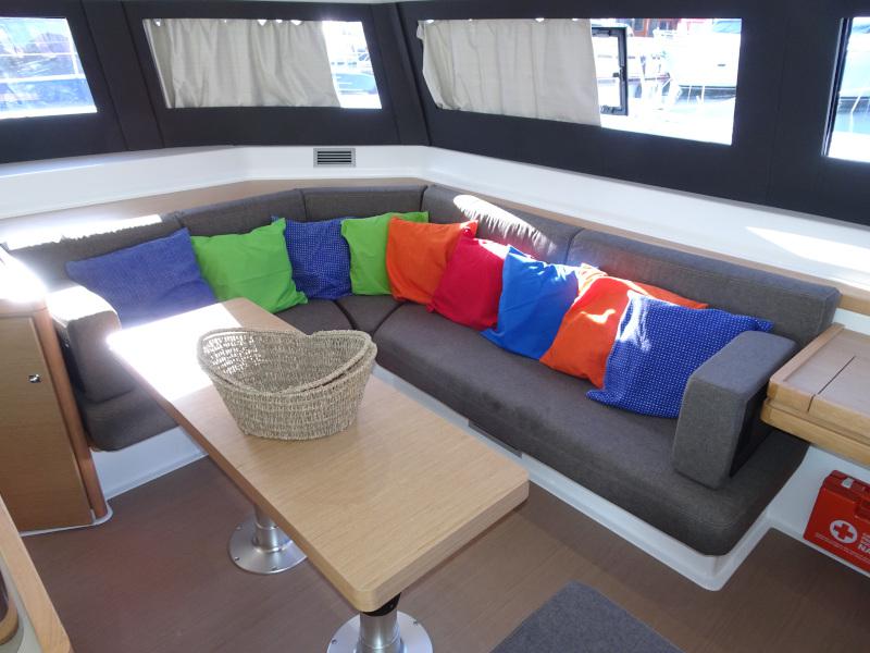Book yachts online - catamaran - Dufour 48 Catamaran - LER - BLUE HULL, AC+GEN., UNDERWATER LIGHTS - rent