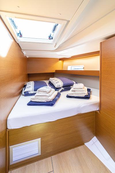 Book yachts online - sailboat - Sun Odyssey 490 - BALDUR (NEW MODEL, BLUE HULL, AC+GEN.) - rent