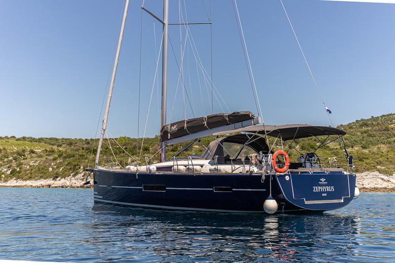 Book yachts online - sailboat - Dufour 520 GL(owner version) - ZEPHYRUS - BLUE HULL, AC+GEN., UNDERWATER LIGHTS - rent
