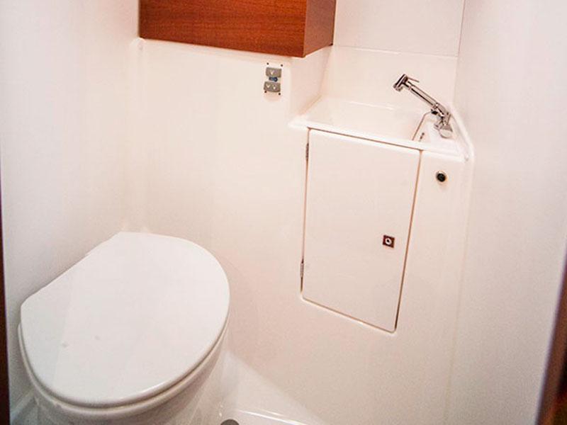 Book yachts online - sailboat - Dufour 560 Grand Large - LETO - fully equipped - rent