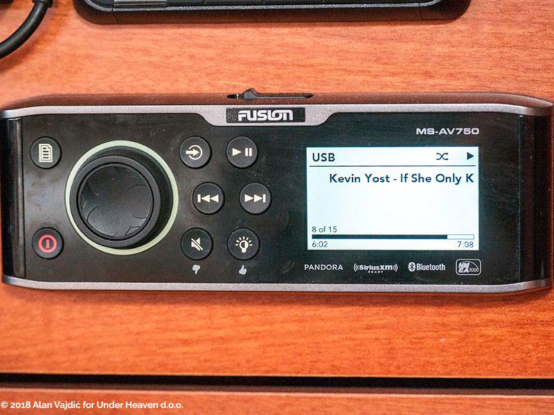 Book yachts online - sailboat - Dufour 560 Grand Large - LETO - fully equipped - rent