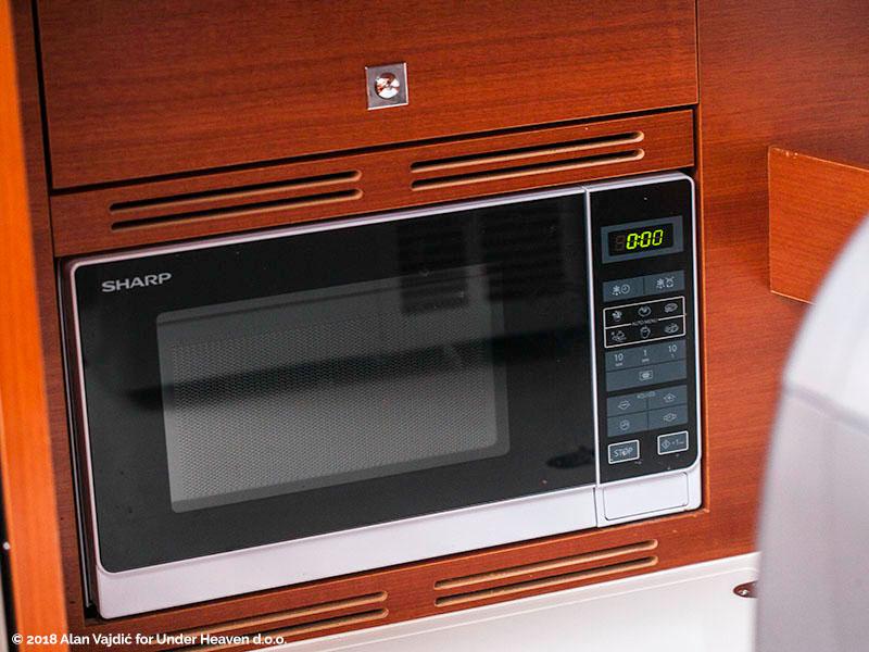 Book yachts online - sailboat - Dufour 560 Grand Large - LETO - fully equipped - rent