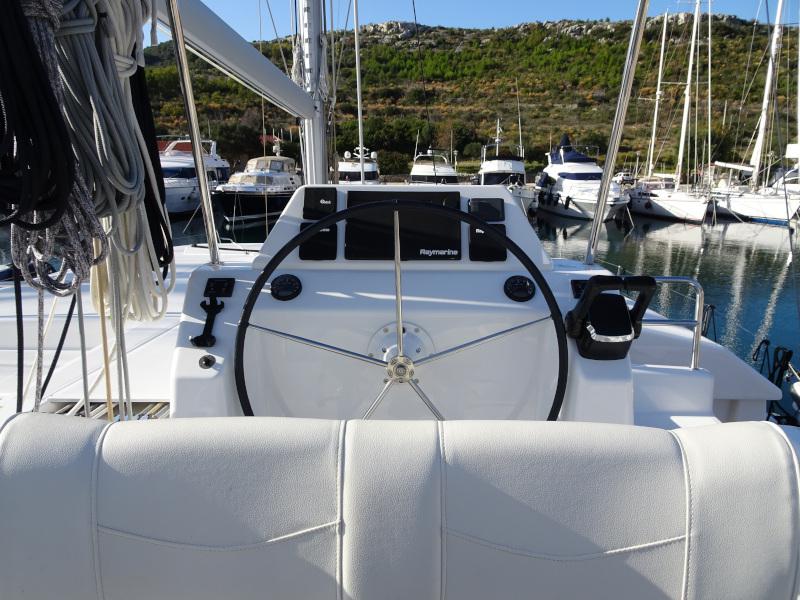 Book yachts online - catamaran - Dufour 48 Catamaran - UNO - BLUE HULL, AC+GEN., UNDERWATER LIGHTS - rent