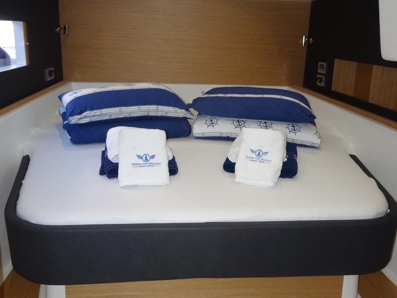 Book yachts online - catamaran - Dufour 48 Catamaran - NOX - BLUE HULL, AC+GEN., UNDERWATER LIGHTS - rent