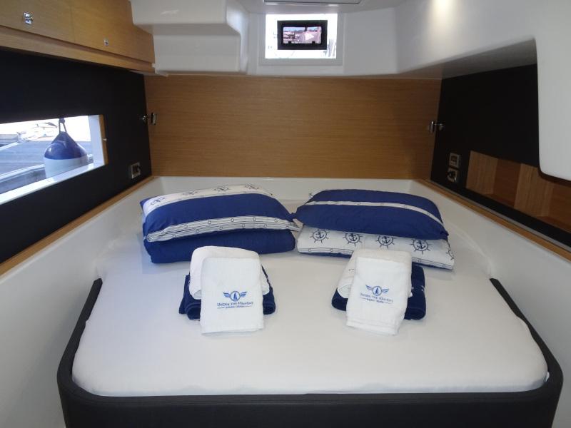 Book yachts online - catamaran - Dufour 48 Catamaran - NOX - BLUE HULL, AC+GEN., UNDERWATER LIGHTS - rent