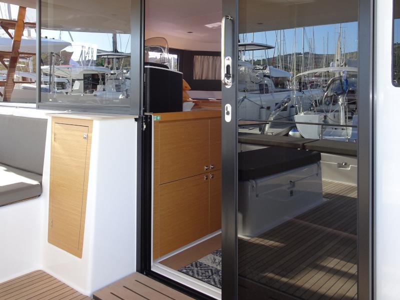 Book yachts online - catamaran - Dufour 48 Catamaran - NOX - BLUE HULL, AC+GEN., UNDERWATER LIGHTS - rent