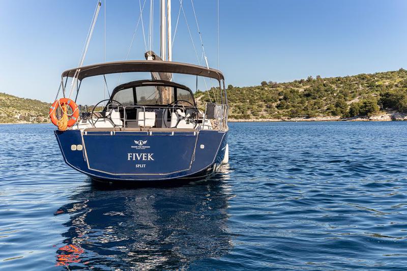 Book yachts online - sailboat - Dufour 460 Grand Large - FIVEK (aircondition, generator, blue hull) - rent