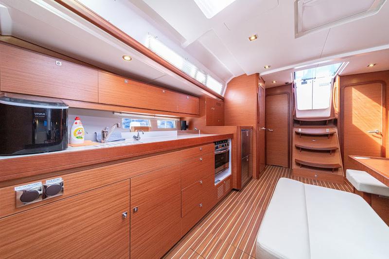 Book yachts online - sailboat - Dufour 460 Grand Large - FIVEK (aircondition, generator, blue hull) - rent