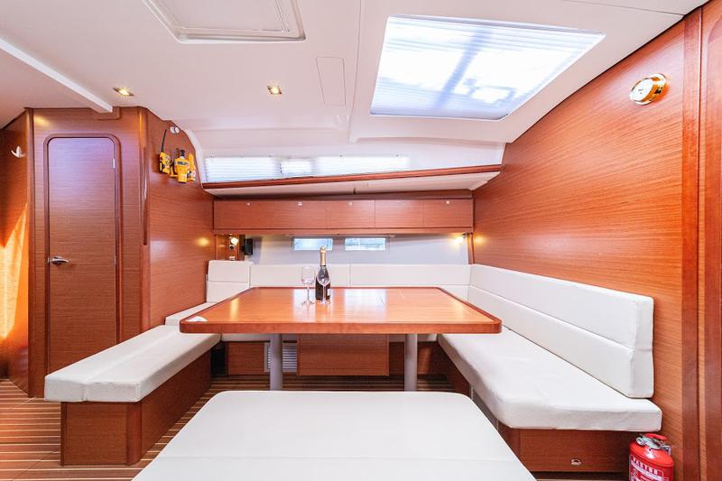 Book yachts online - sailboat - Dufour 460 Grand Large - FIVEK (aircondition, generator, blue hull) - rent