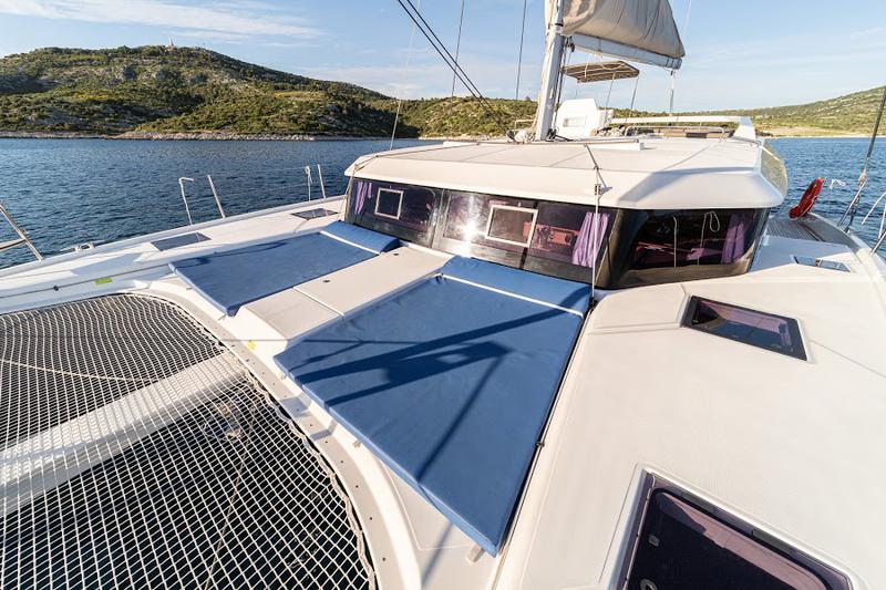 Book yachts online - catamaran - Dufour 48 Catamaran - YAM - BLUE HULL, AC+GEN., UNDERWATER LIGHTS - rent