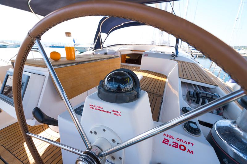 Book yachts online - sailboat - Elan 514 Impression - Lenka (sails 2015) - rent