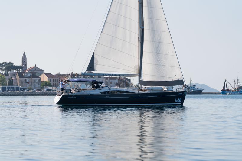 Book yachts online - sailboat - Elan 514 Impression - Lenka (sails 2015) - rent