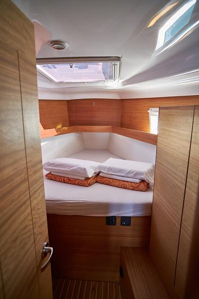 Book yachts online - sailboat - Elan Impression 45.1 - Enya - rent