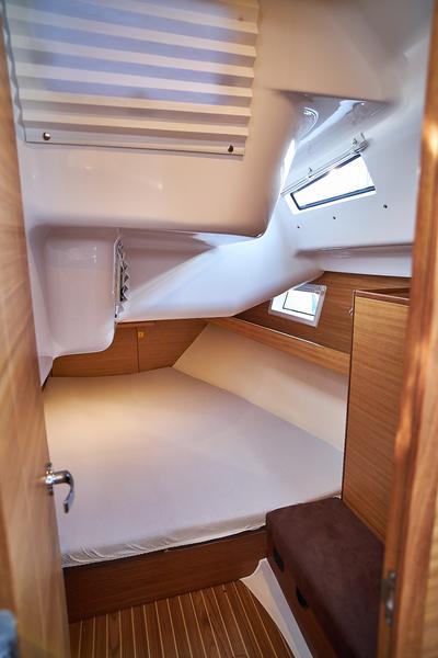 Book yachts online - sailboat - Elan Impression 45.1 - Enya - rent