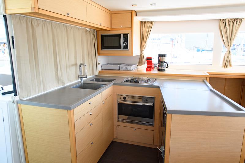 Book yachts online - catamaran - Lagoon 450  Flybridge - Athina (A/C - Generator) (Pax 12) (Rebuilt 2020) - rent