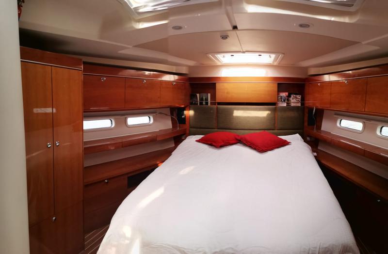 Book yachts online - sailboat - Hanse 575 - Shawe Thing (Only with Skipper) - rent