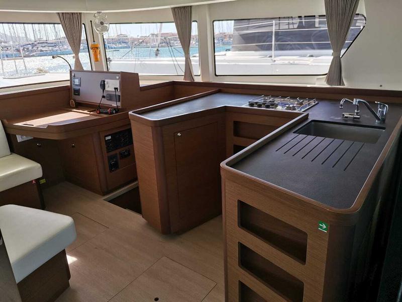 Book yachts online - catamaran - Lagoon 42 - Katerina (A/C - Generator) - rent