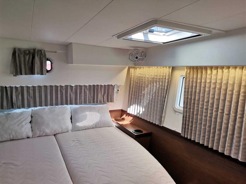 Book yachts online - catamaran - Lagoon 42 - Katerina (A/C - Generator) - rent
