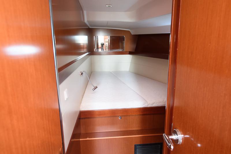 Book yachts online - sailboat - Oceanis 50 - Pura Vida (A/C - Generator) (Pax 12) (Refit 2019) - rent