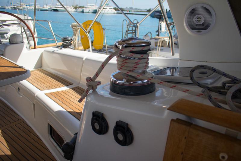 Book yachts online - sailboat - Oceanis 50 - Pura Vida (A/C - Generator) (Pax 12) (Refit 2019) - rent