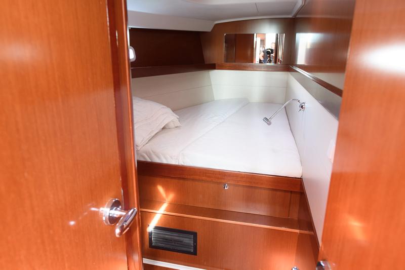 Book yachts online - sailboat - Oceanis 50 - Pura Vida (A/C - Generator) (Pax 12) (Refit 2019) - rent