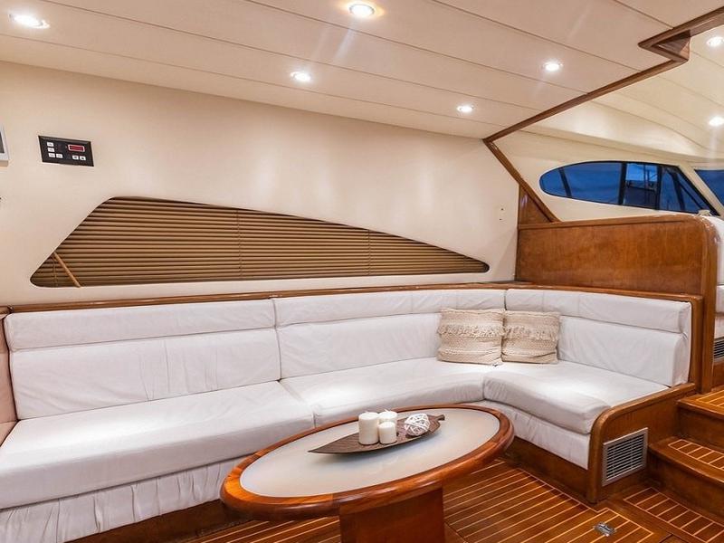 Book yachts online - motorboat - Fairline Squadron 55 - Queen - rent