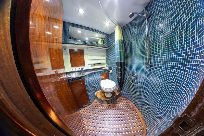 Book yachts online - motorboat - Fairline Squadron 55 - Queen - rent