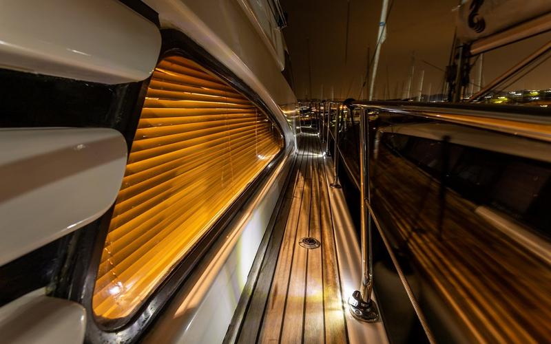 Book yachts online - motorboat - Fairline Squadron 55 - Queen - rent