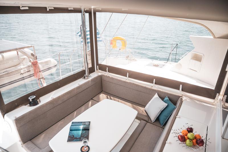 Book yachts online - catamaran - Lagoon 421 - Enjoy - rent