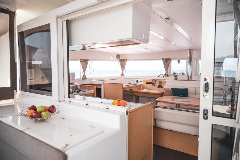 Book yachts online - catamaran - Lagoon 421 - Enjoy - rent