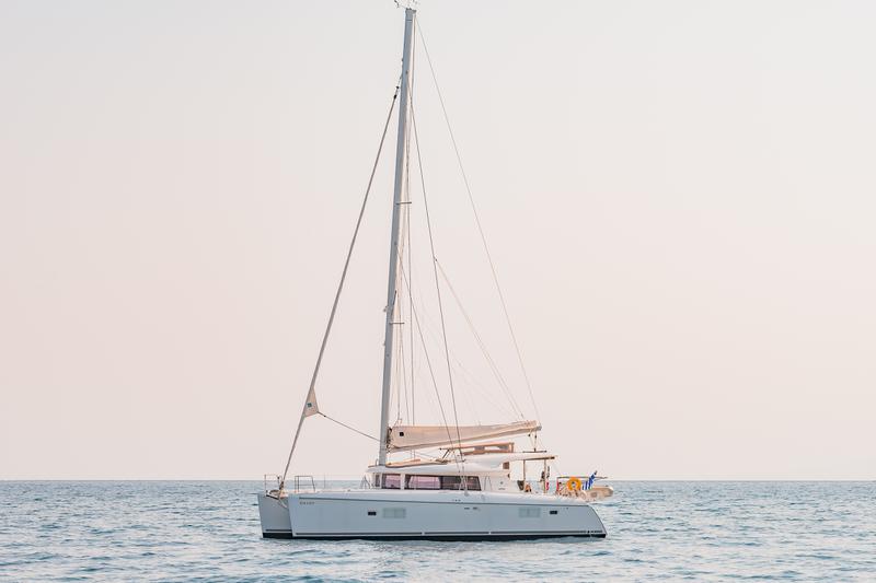 Book yachts online - catamaran - Lagoon 421 - Enjoy - rent