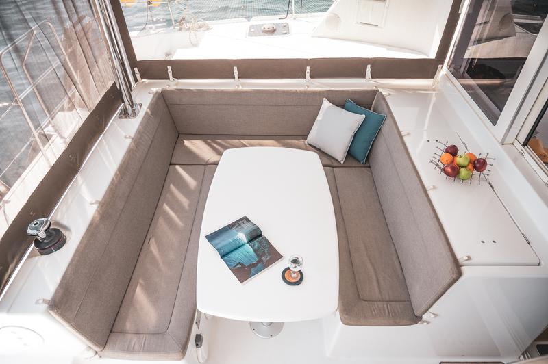 Book yachts online - catamaran - Lagoon 421 - Enjoy - rent