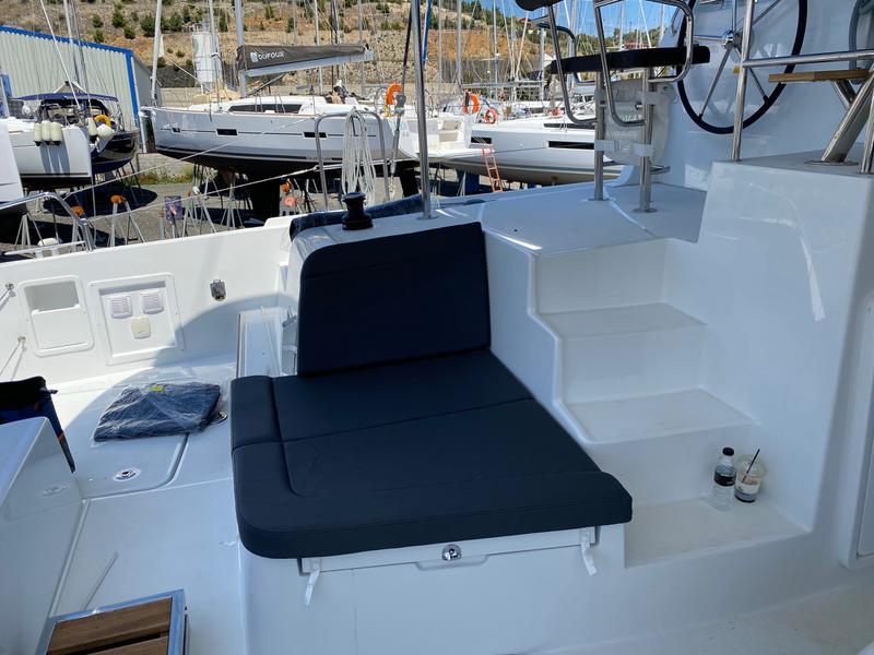 Book yachts online - catamaran - Lagoon 42 - Carpe Diem  - rent