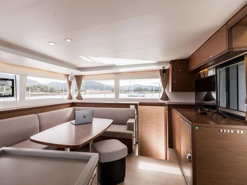 Book yachts online - catamaran - Lagoon 450 - Wentura - rent
