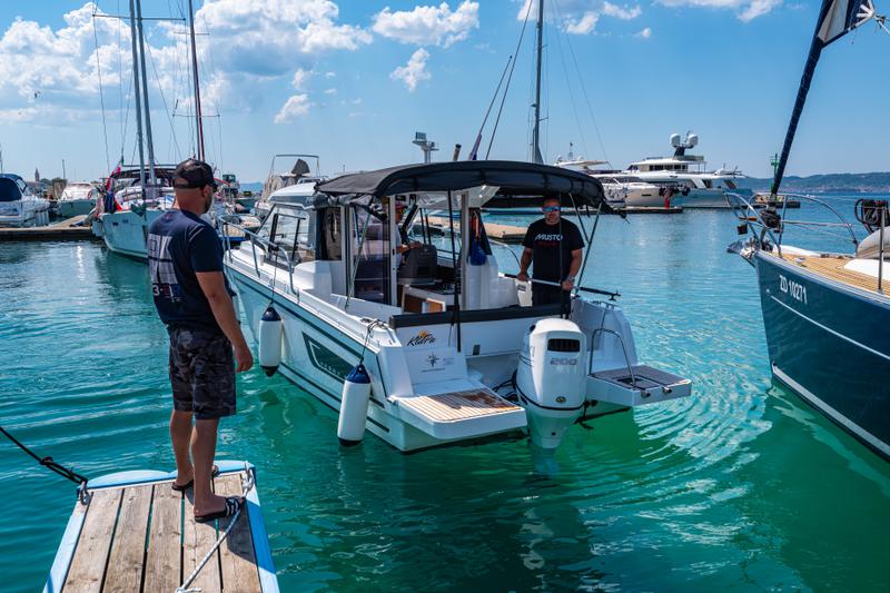 Book yachts online - motorboat - Merry Fisher 795 - Klapa - rent