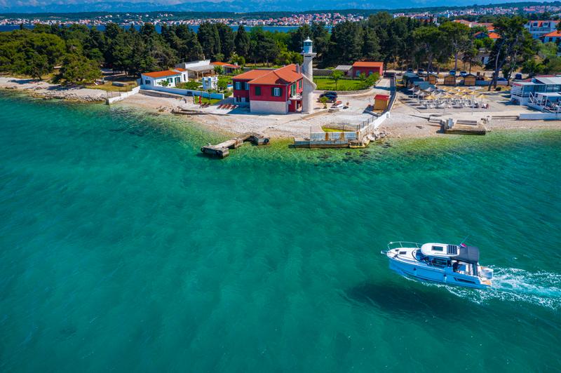 Book yachts online - motorboat - Merry Fisher 795 - Klapa - rent