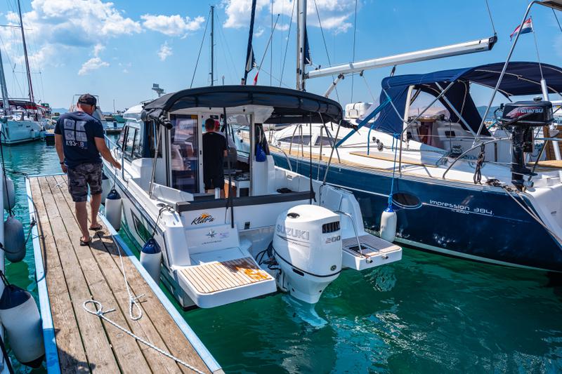 Book yachts online - motorboat - Merry Fisher 795 - Klapa - rent