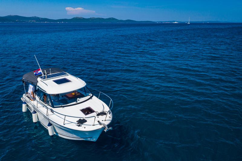 Book yachts online - motorboat - Merry Fisher 795 - Klapa - rent