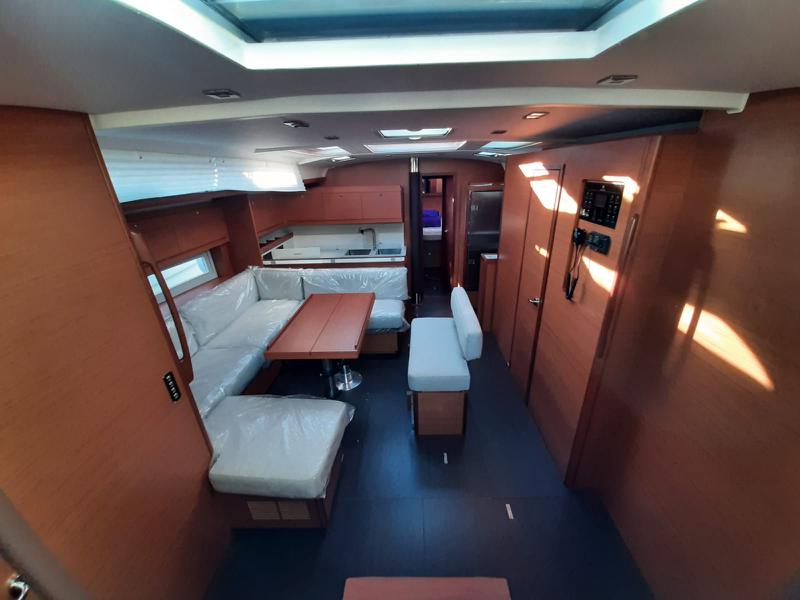 Book yachts online - sailboat - Dufour 530 Grand Large - Albus - rent