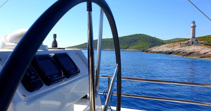 Book yachts online - catamaran - Lagoon 620 - TWIN - rent