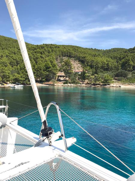 Book yachts online - catamaran - Lagoon 560 - ARCTIC QUEEN - rent