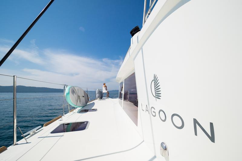 Book yachts online - catamaran - Lagoon 560 - ARCTIC QUEEN - rent