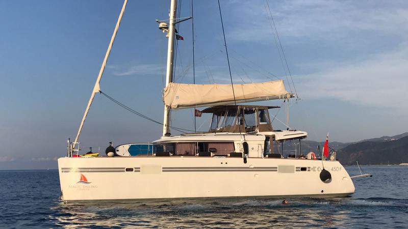 Book yachts online - catamaran - Lagoon 450F (A/C+WaterMaker+GEN) - Sunshine - rent