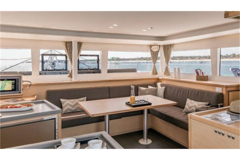 Book yachts online - catamaran - Lagoon 450F (A/C+WaterMaker+GEN) - Sunshine - rent