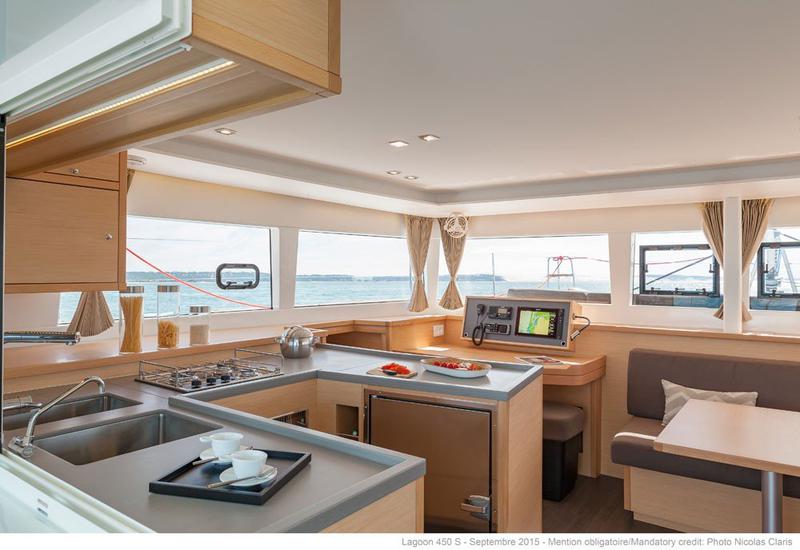 Book yachts online - catamaran - Lagoon 450F (A/C+WaterMaker+GEN) - Sunshine - rent