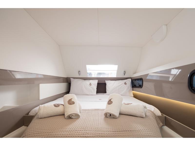 Book yachts online - catamaran - Bali 4.1 - ZIZI - rent