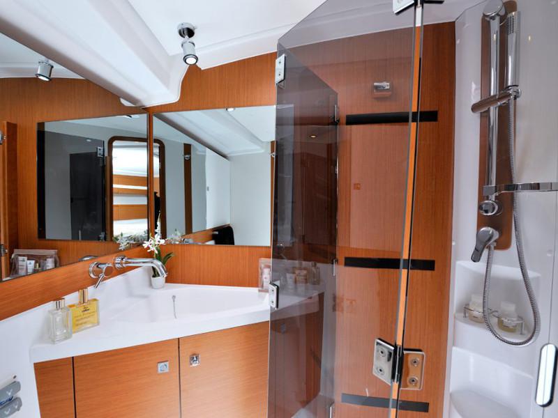 Book yachts online - sailboat - Jeanneau 53 - Pherusa II - rent